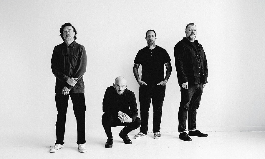RISE AGAINST