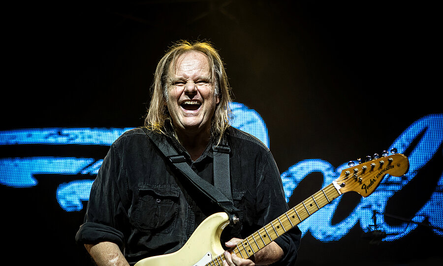 WALTER TROUT