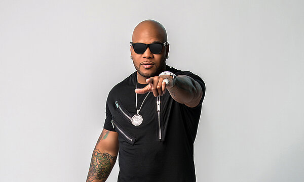 Flo Rida gör äntligen en efterlängtad Sverigespelning.