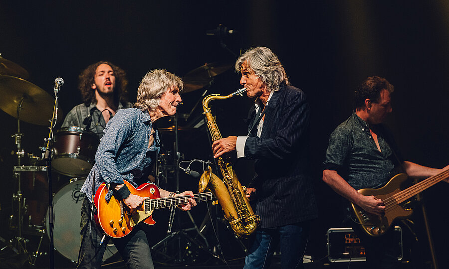 THE DIRE STRAITS EXPERIENCE